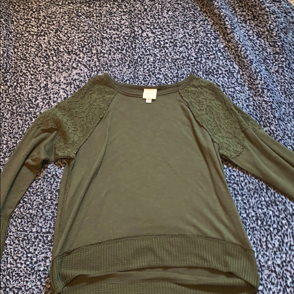 A shirt from the brand "Knox Rose" Size Medium